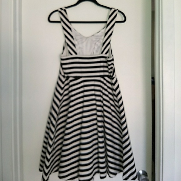 Torrid Black & white striped dress plus sz 0 NWT - Picture 2 of 2